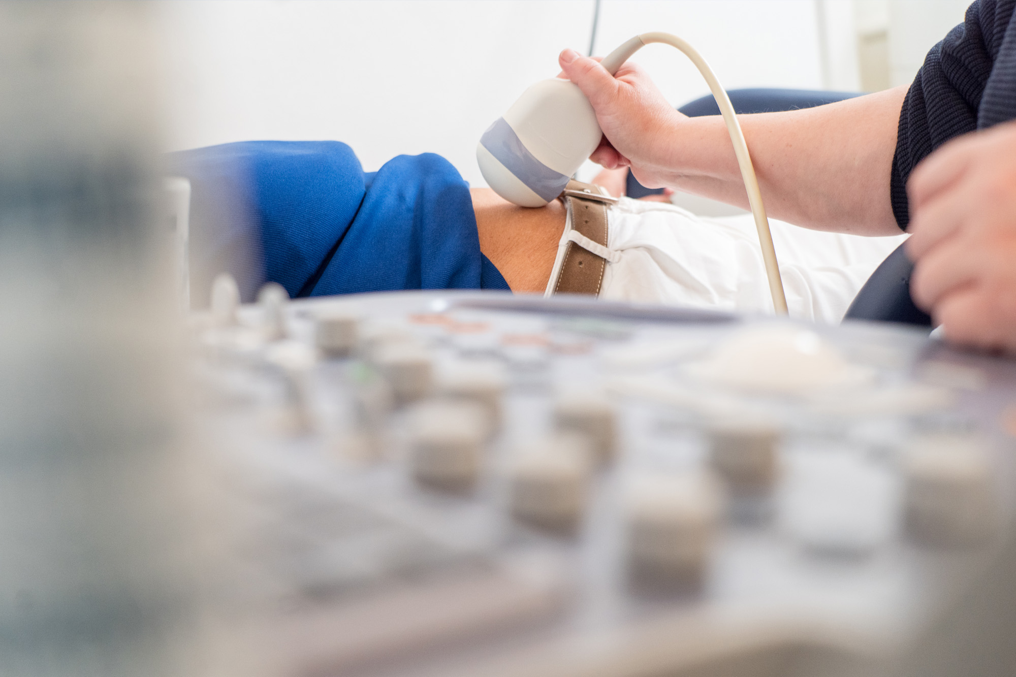 Ultraschalluntersuchung bei Patientin Ultraschalluntersuchung bei Patientin